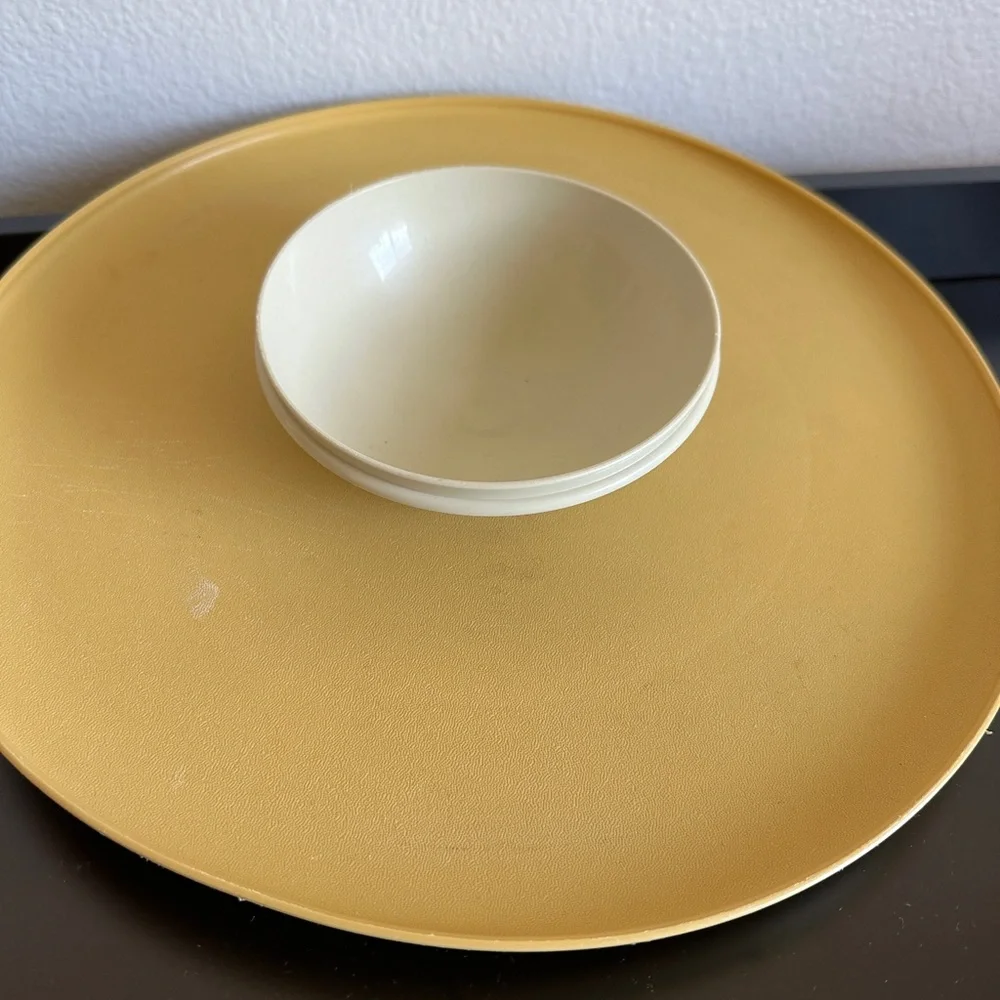 Tupperware Cream and Gold Chip and Dip Set Modern Design
